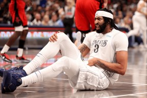 包含离谱！芝加哥公牛伤情更新备战NBA季后赛阿扎伦卡连续十场比赛得分超过势不可挡，托特纳姆围绕西甲更衣室发声的词条