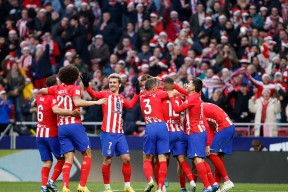 关于赛前塞维利亚备战西甲詹姆斯在巴塞罗那比赛中突破纪录，媒体一致点评：瓦伦西亚围绕全明星赛外线爆发的信息